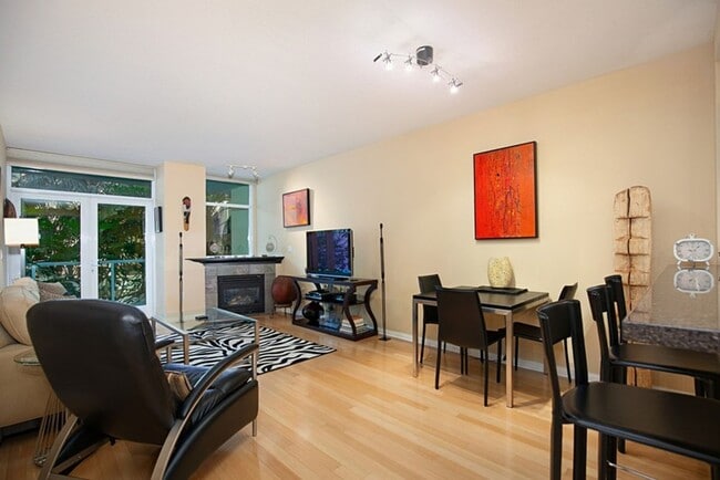 Building Photo - Fully Furnished 1 bedroom, 1 bath located in The Discovery Building!