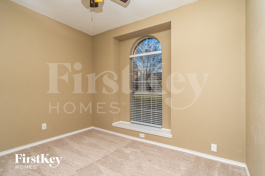 Building Photo - 1313 Deer Trail