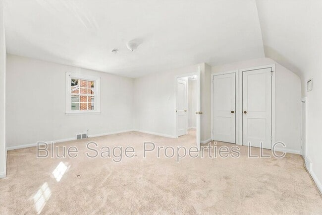 Building Photo - 248 E Turnbull Ave
