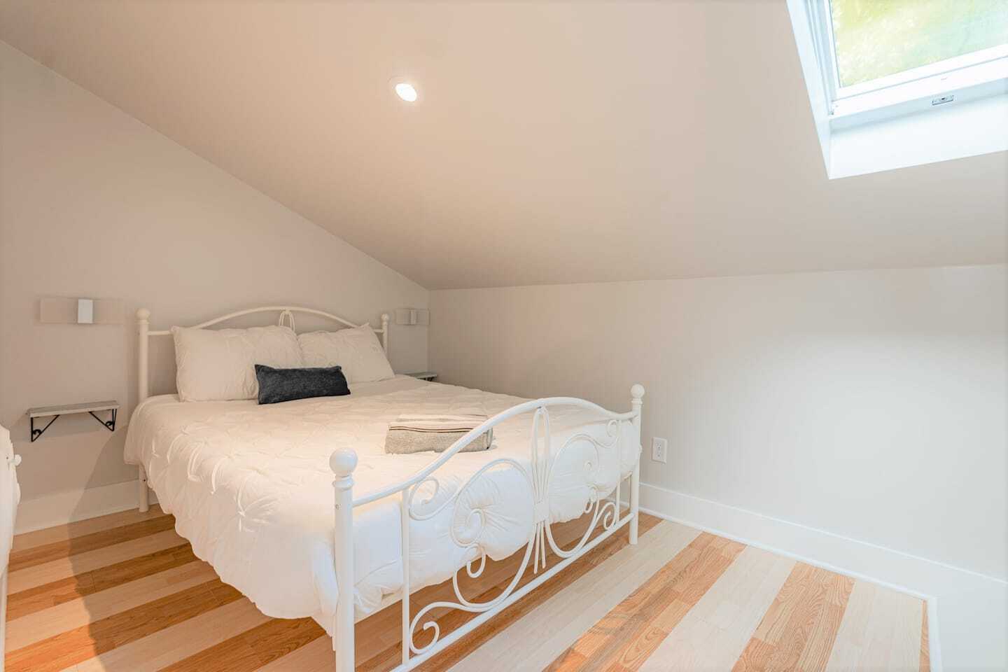 Building Photo - 214 E. 32nd St.