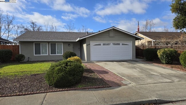 Primary Photo - 574 Oriole Ave