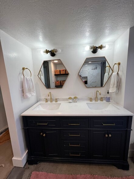 Building Photo - 1647 E Woodland Ave