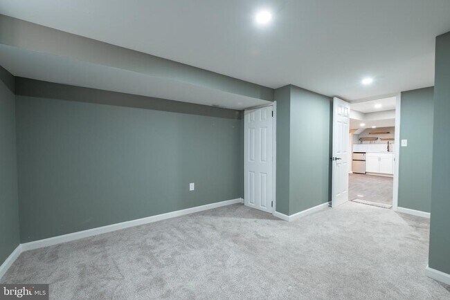 Building Photo - 11419 Greenberry Rd
