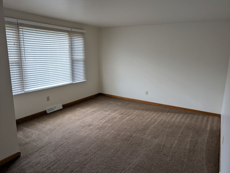 Building Photo - 1331 Borden Rd