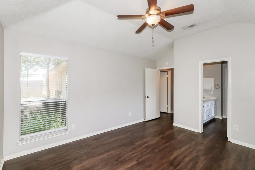 Building Photo - 19411 Winding Branch Dr