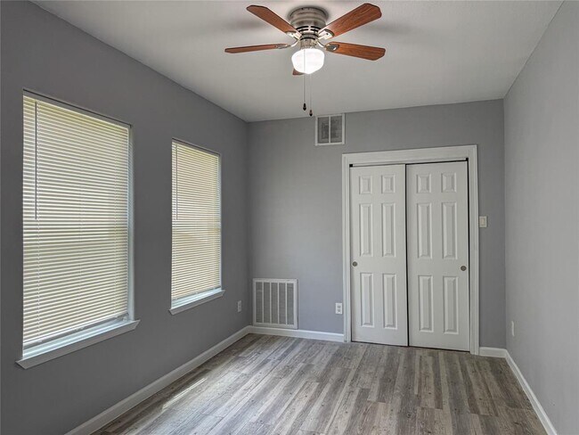 Building Photo - 3826 Lehall St