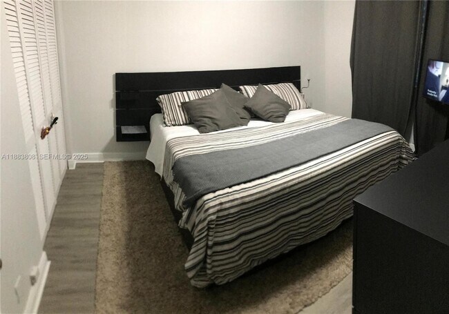 Building Photo - 8420 Byron Ave