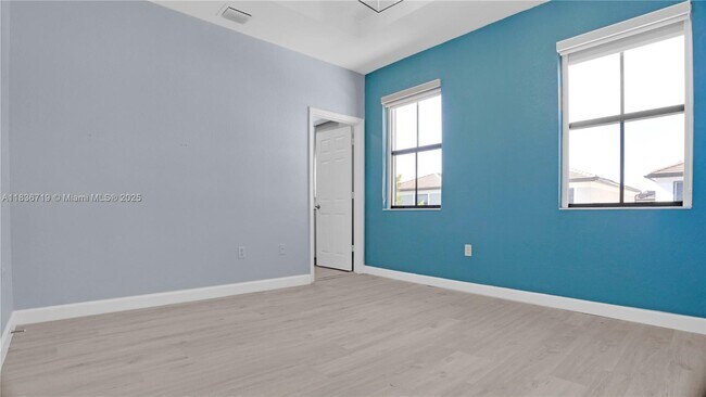 Building Photo - 3439 W 106th Terrace