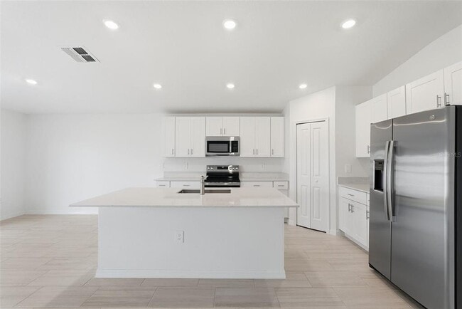 Building Photo - 8808 Bay Leaf Dr