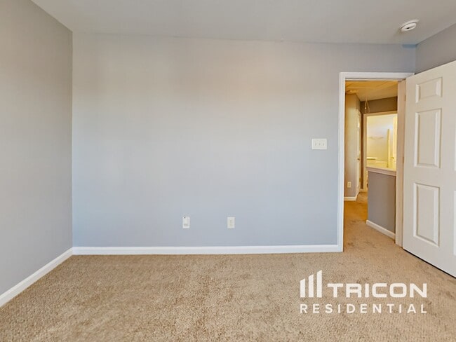 Building Photo - 3014 Great Falls Dr