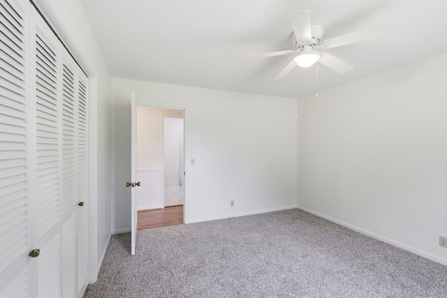 Building Photo - 213 Rising Sun Ln