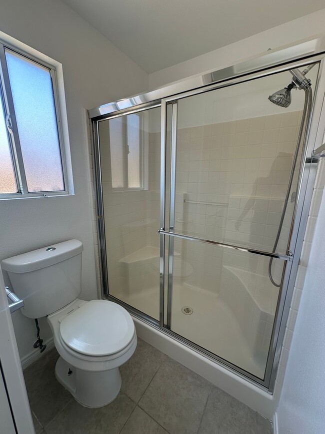 Building Photo - 3 bedroom, 2 bath in Copper Hills
