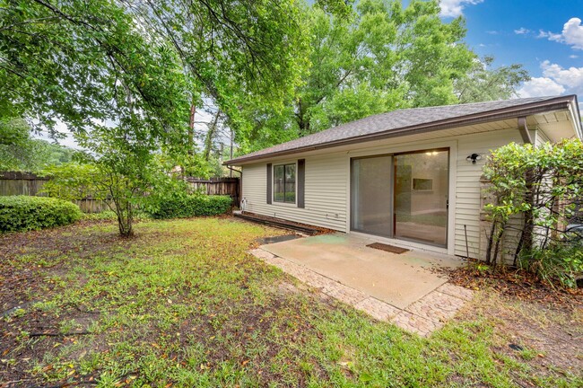Building Photo - 2901 Alpine Pl