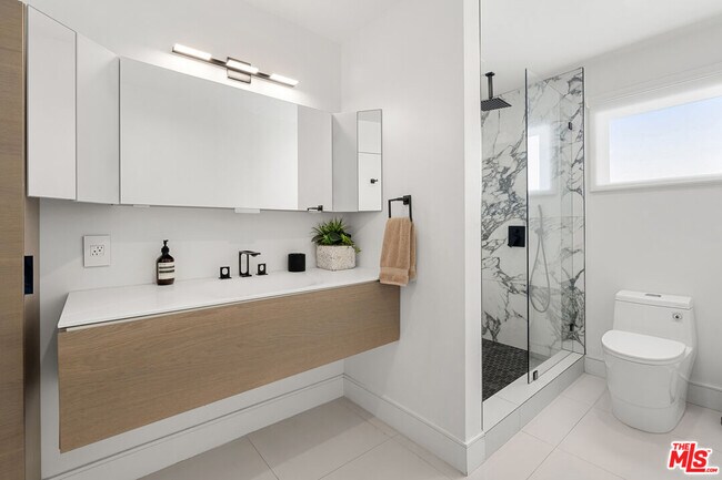 Building Photo - 21715 Rambla Vista