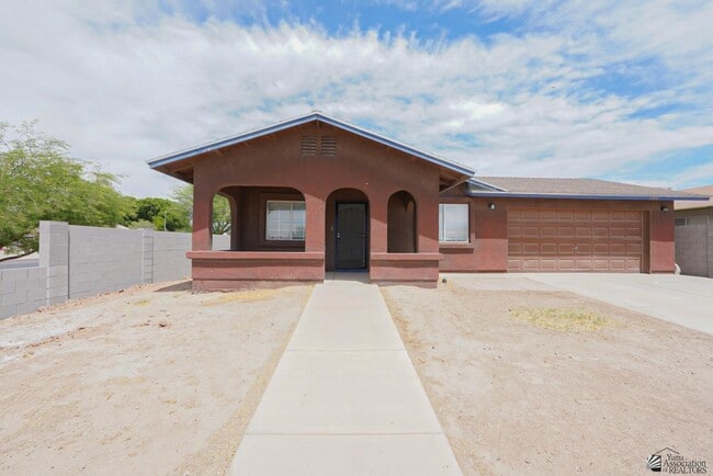 Building Photo - 604 Yucca St