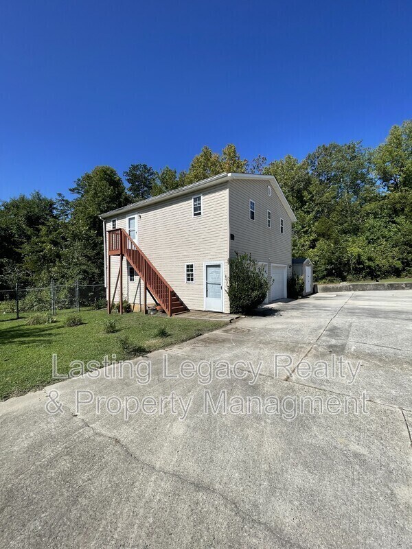 Building Photo - 1056 Hasty School Rd