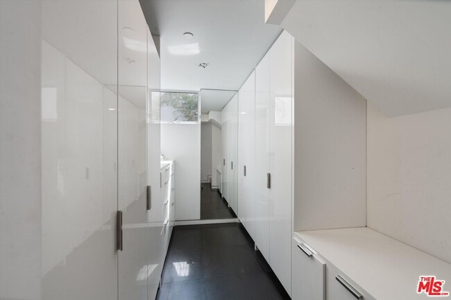 Building Photo - 720 Brooks Ave