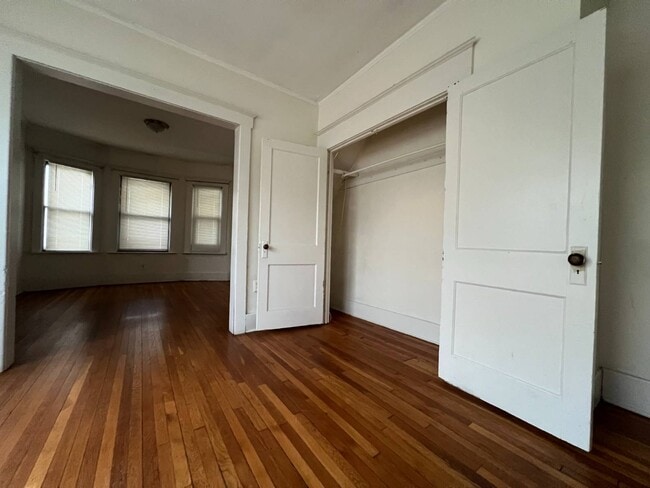 Building Photo - 1943 W Bethune St