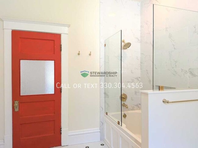 Building Photo - 724 Beall Ave