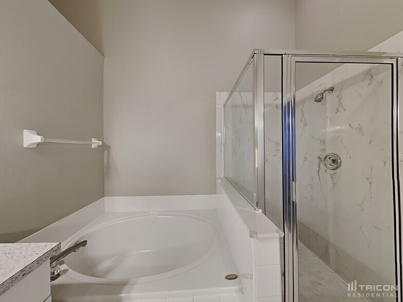 Building Photo - 10434 Soaring Eagle Dr