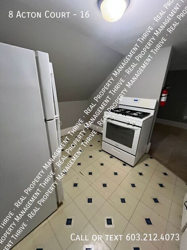 Building Photo - 8 Acton Ct