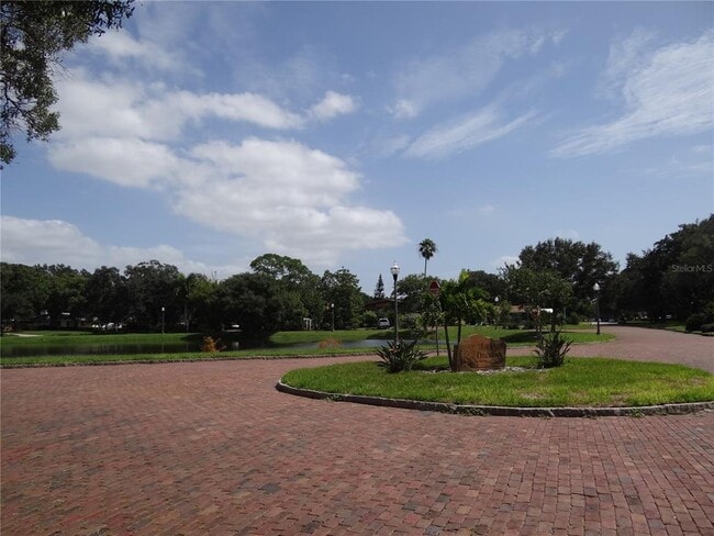 Building Photo - 6132 Dartmouth Ave N