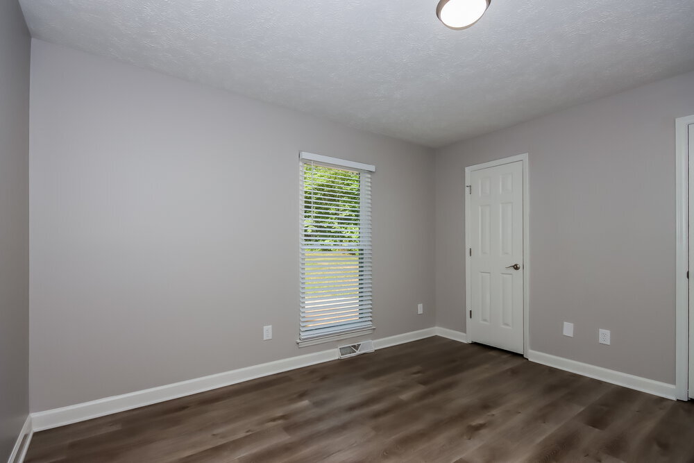 Building Photo - 917 Oakridge Dr