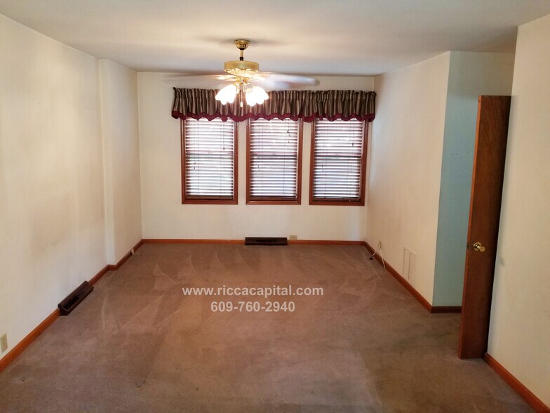 Building Photo - 507 Wilbur Ave