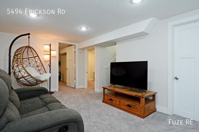 Building Photo - 5494 Erickson Rd