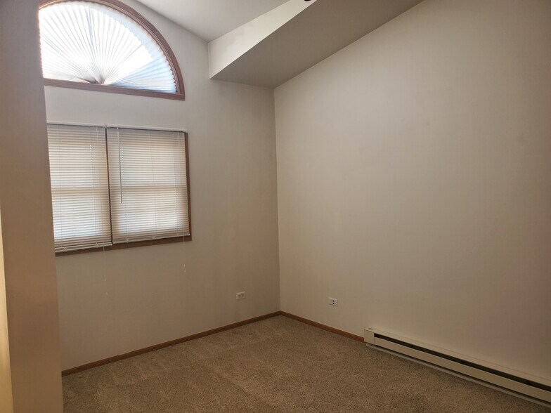 Bedroom - 551 Leah Ln