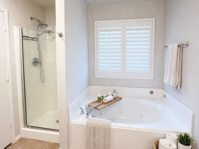 Building Photo - 9620 George Washington Dr