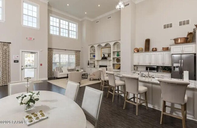 Building Photo - 1521 Camellia Blvd