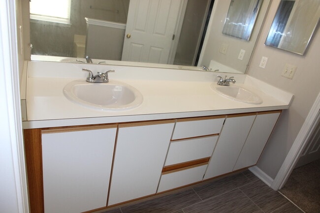 Building Photo - 1774 Weatherstone Dr