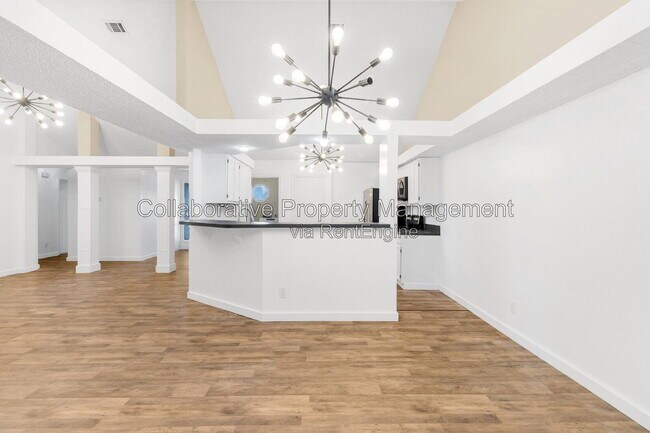 Building Photo - 6 English Saddle Ct