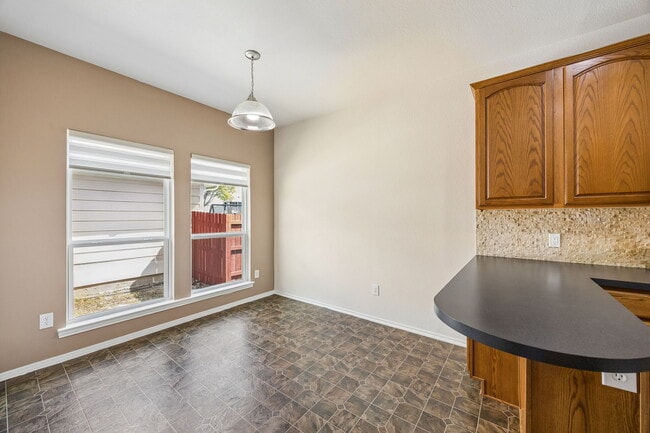 Building Photo - 9865 Tanglebrush Dr