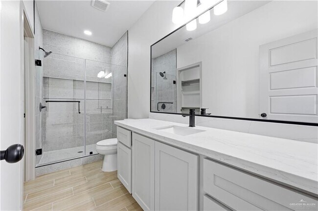 Building Photo - 12 Rosewood Ln