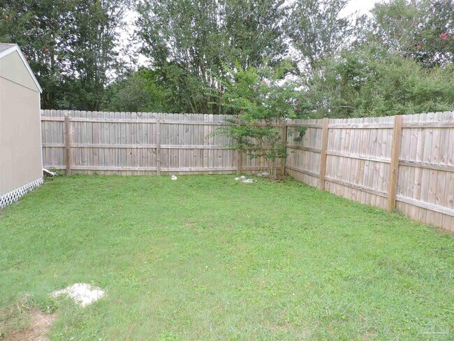 Building Photo - 2320 Trailwood Dr