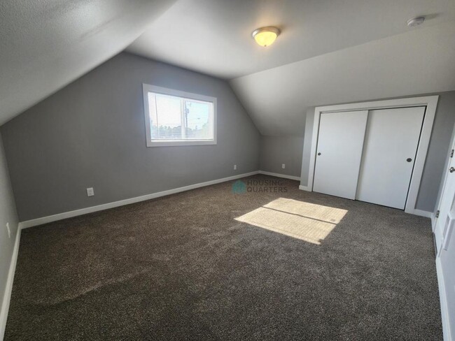 Building Photo - 1013 E Gordon Ave