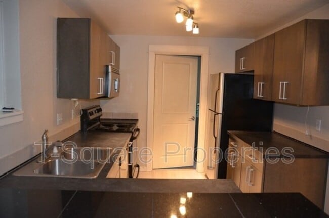 Building Photo - 726 Kirkland Cir