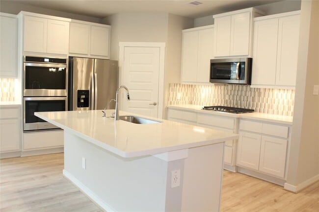 Building Photo - 29243 Pikes Peak Dr