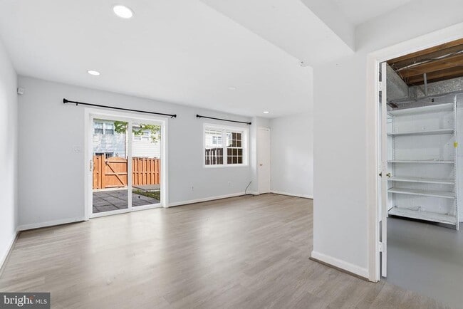 Building Photo - 9178 Laurelwood Ct