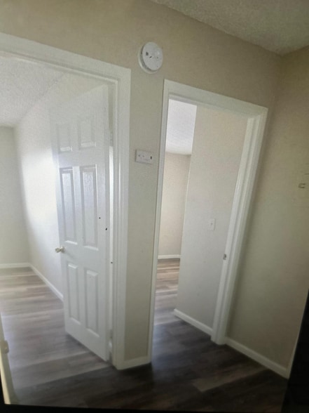 Building Photo - 1311 E San Bruno Ave