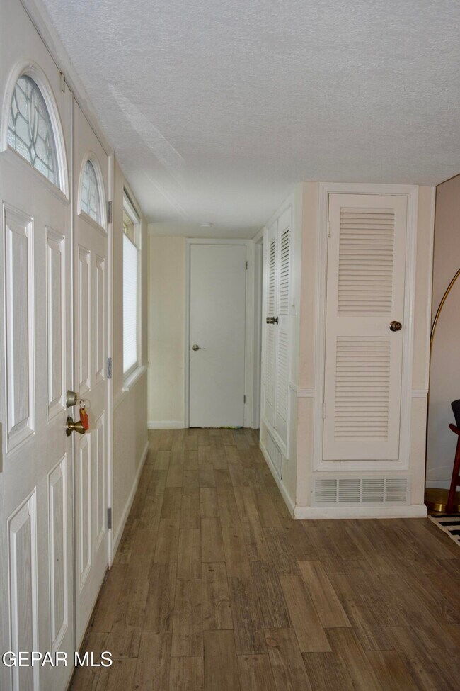 Building Photo - 10640 Vista Alegre Dr