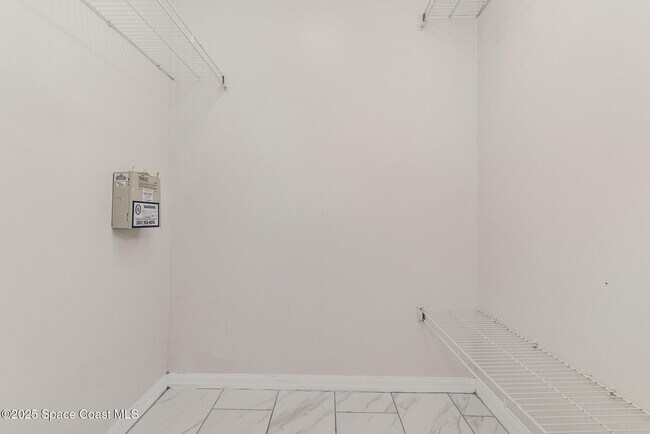 Building Photo - 2208 Ravel Rd SE