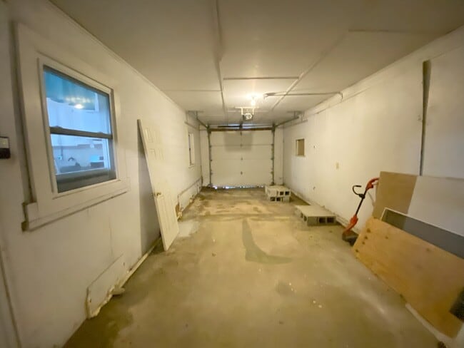 Building Photo - 2245 Chalmers Dr