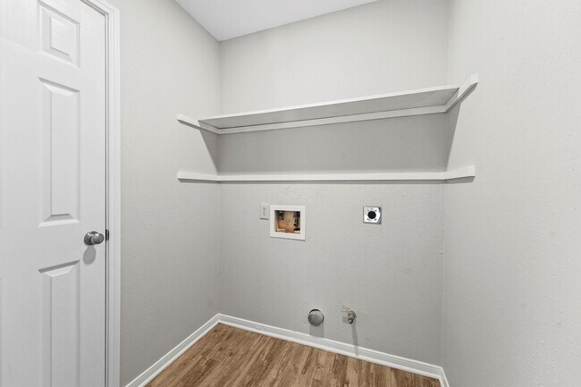 Building Photo - 16723 Quiet Trail Dr