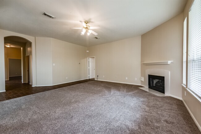Building Photo - 17515 Fairgrove Park Dr