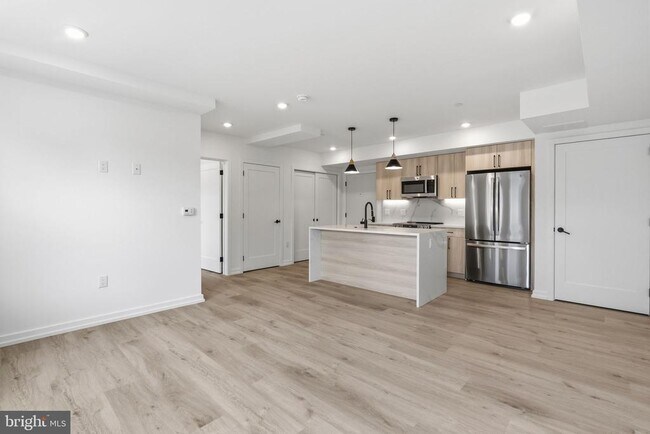 Building Photo - 209 New St