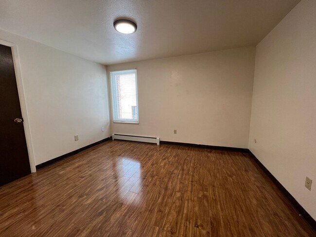 Building Photo - Mathews634 (KC-JF)