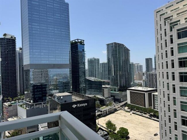 Building Photo - 950 Brickell Bay Dr
